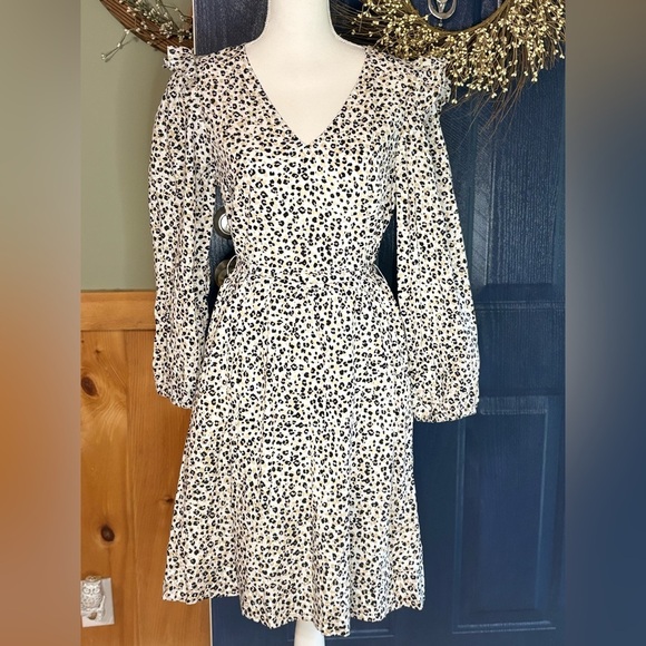 J. Crew Dresses & Skirts - J. Crew Lep Long Sleeve Dress w/ Decorative Sleeves, Pockets, Side zipper & Belt